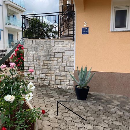 Apartments Kivi Novigrad Istria Exterior foto