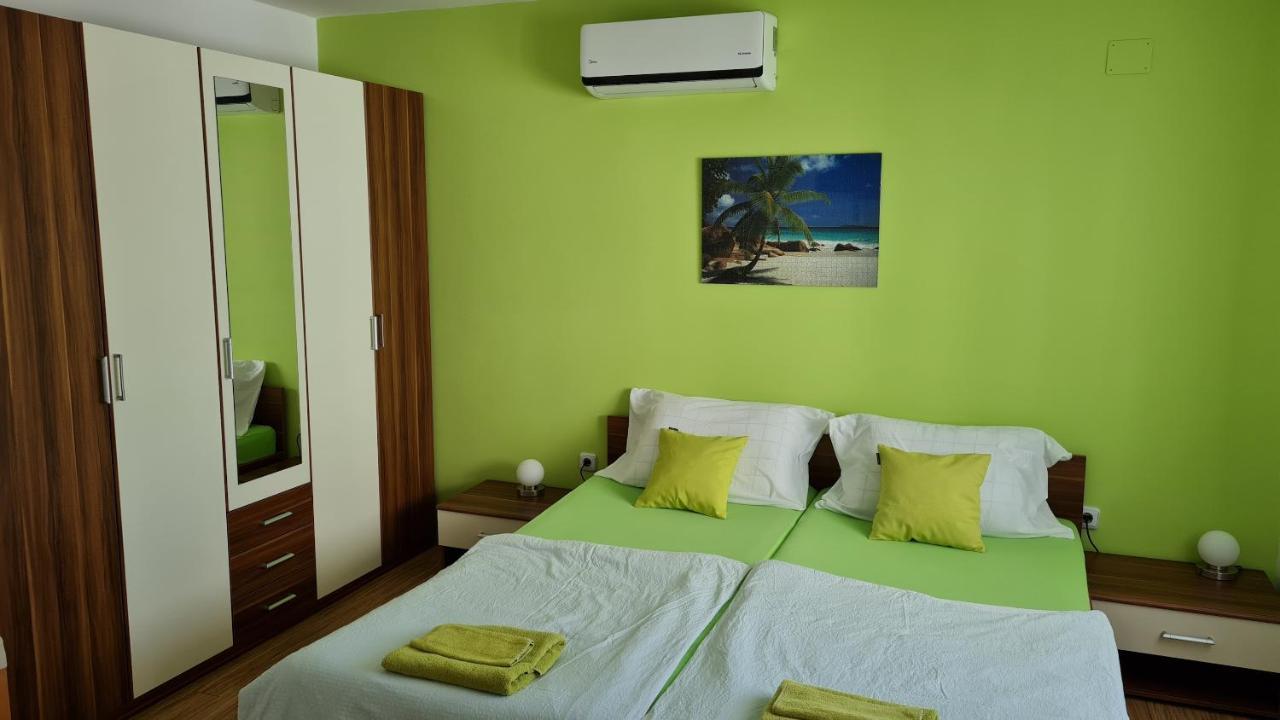 Apartments Kivi Novigrad Istria Habitación foto